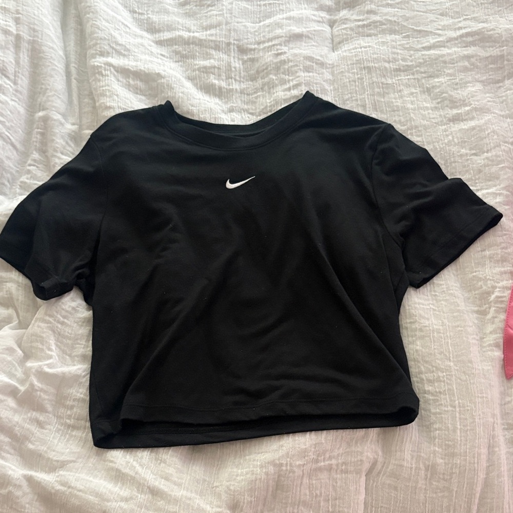 Nike Women's Black and White Crop Top